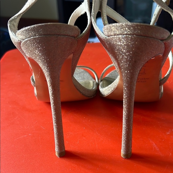 Stuart Weitzman Glittering Gold Heels - Picture 2 of 4